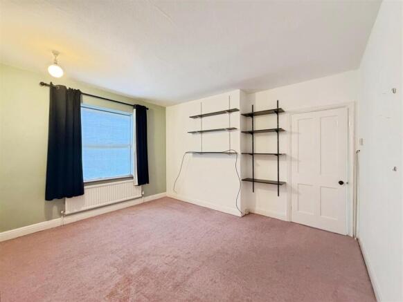 3 bed Semi-Detached for sale Image 11