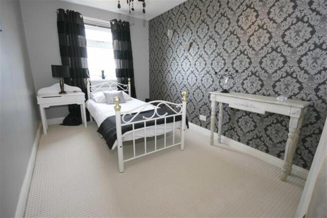 REAR DOUBLE BEDROOM 