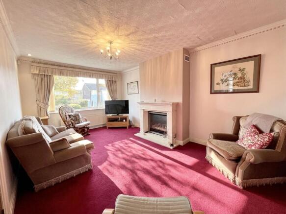 3 bed Semi-Detached for sale Image 2