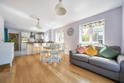 Alexander Road, Harrietsham, Maidstone, Kent, ME17 1FG