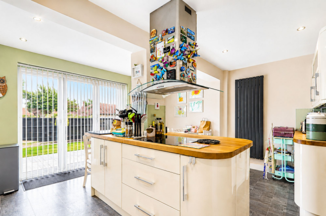 3 bed Semi-Detached for sale Image 5