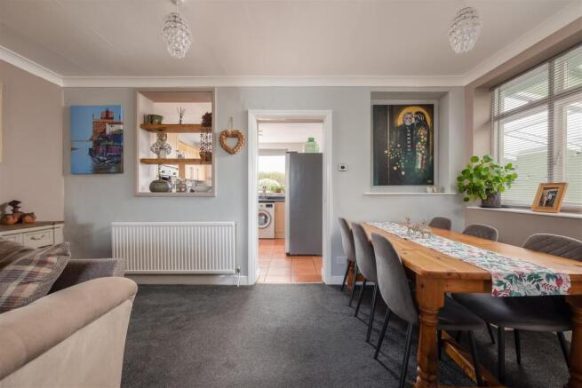 3 bed Semi-Detached for sale Image 8