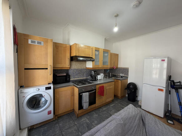 Spacious Three-Bedroom Flat to Rent ¿ Prime Too