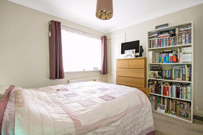 Bed 1 b