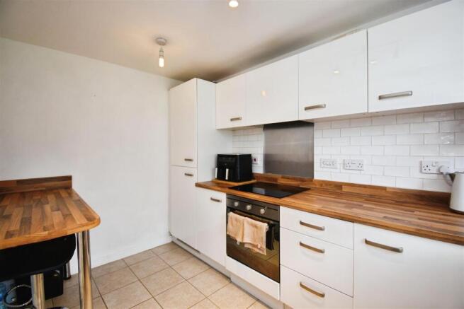 2 bed Terraced for sale Image 6