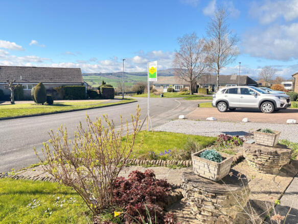 12 Park View, Leyburn, DL8 5HN photo 2
