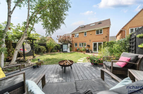 Jack Thorne Close, Peatmoor, Swindon SN5