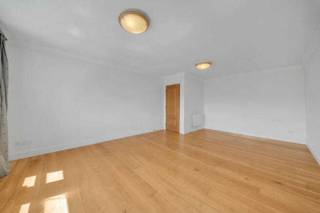 2 bed Apartment for sale Image 4