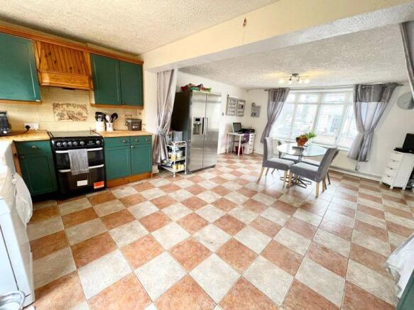 Kitchen & ...