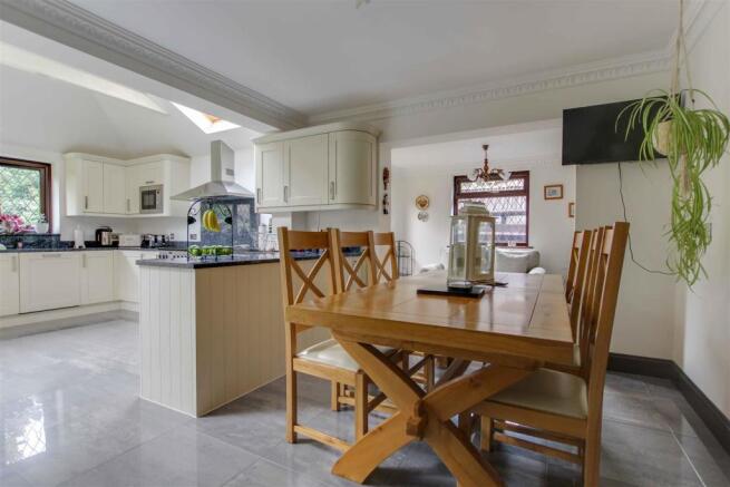 Kitchen/Breakfast Room