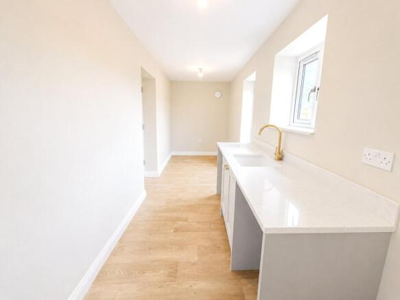 3 bed Bungalow for sale Image 8