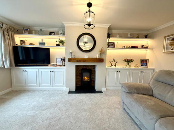 4 bed Detached for sale Image 9