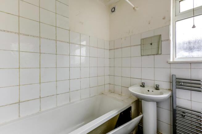 96 Crawley Road, Luton, LU1 1HZ