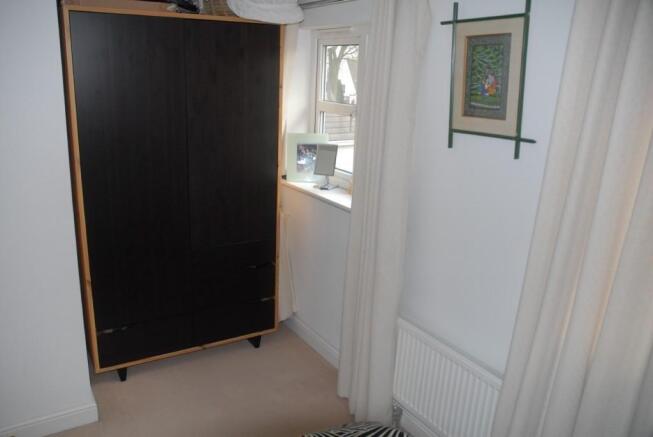 Bed 2 wardrobe space