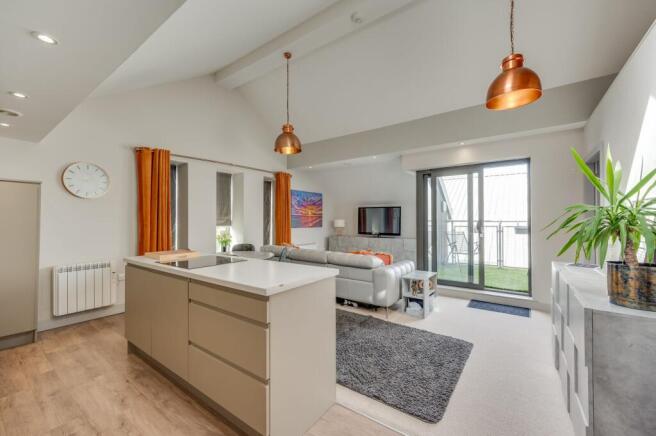 KITCHEN,DINER AND LOUNGE