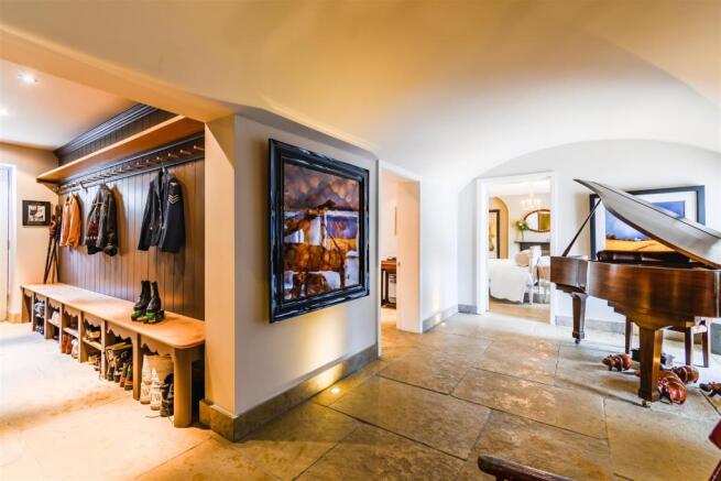 8424613-interior37.jpg