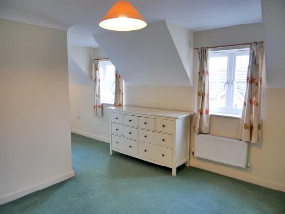 MASTER BEDROOM FLOOR