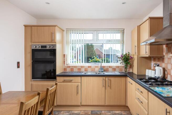 3 bed Detached Bungalow for sale Image 9