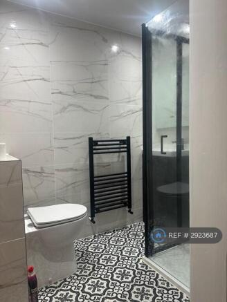 1 bed House Share to rent Image 8