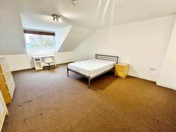 1 bed House Share to rent Image 4