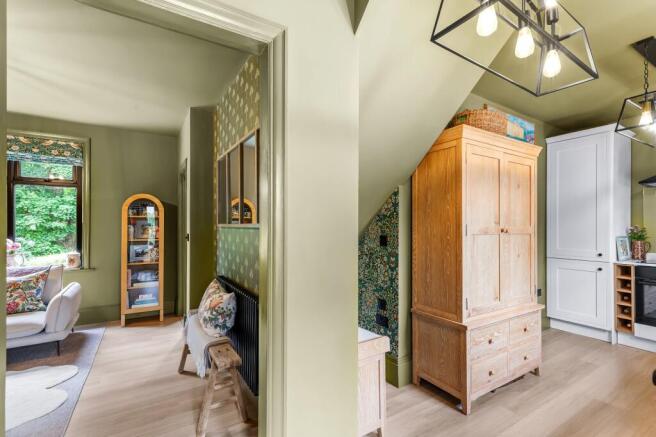 3 bed Terraced for sale Image 11