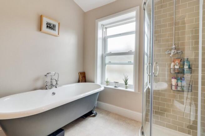 3 bed Terraced for sale Image 10