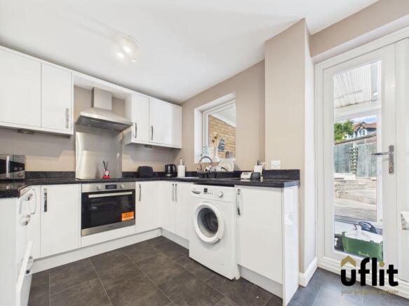2 bed Semi-Detached for sale Image 5