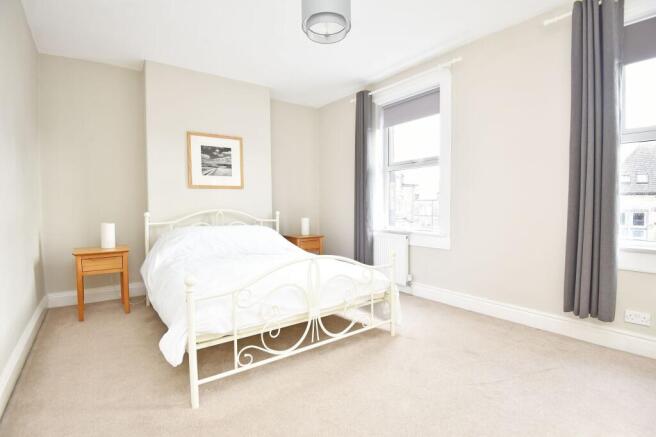 4 bed House for sale Image 5