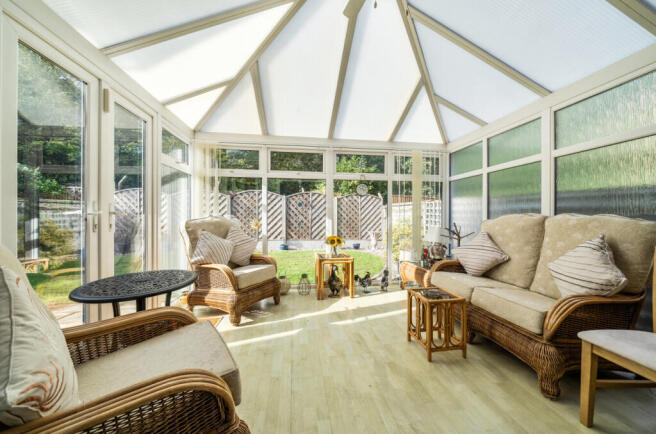 Whistley Close, Bracknell, Berkshire photo 4