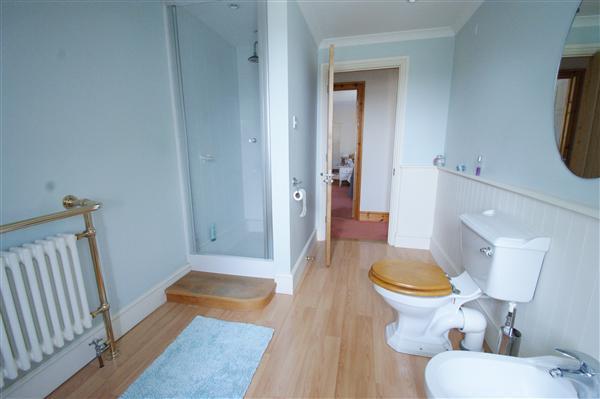 En-Suite/ Family Shower Room