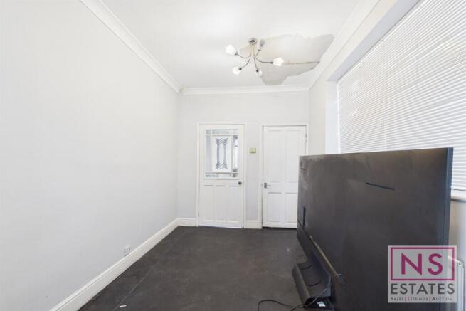 3 bed Semi-Detached for sale Image 11