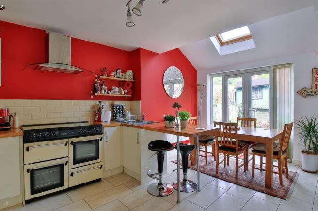Kitchen / Dining Room (1)