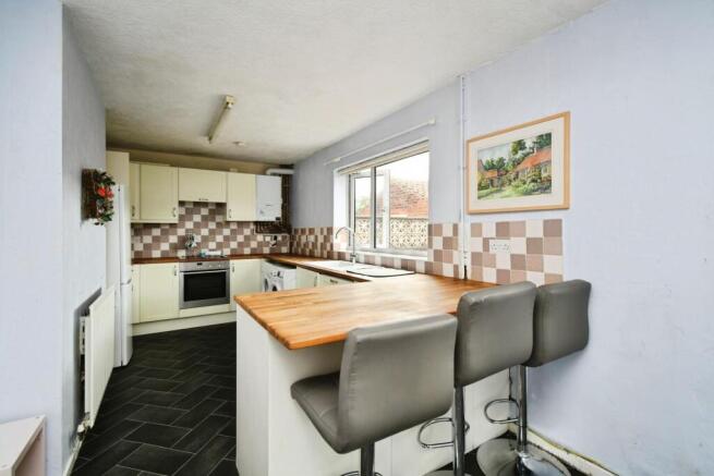 3 bed Terraced for sale Image 5