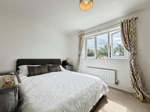 2 bed Semi-Detached for sale Image 8
