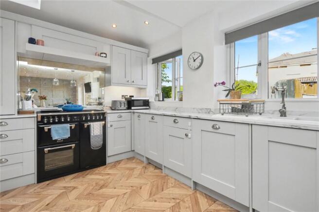 3 bed Semi-Detached for sale Image 3