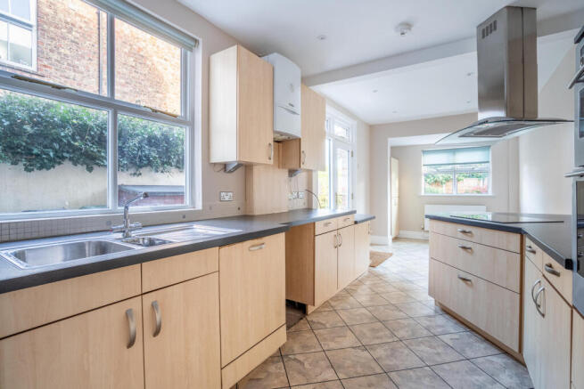 3 bed Town House for sale Image 10