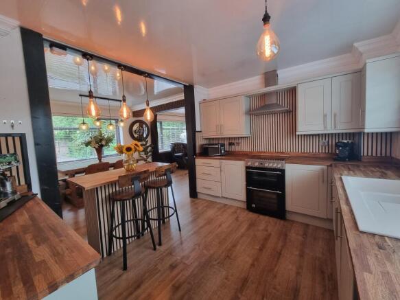 3 bed Detached for sale Image 8
