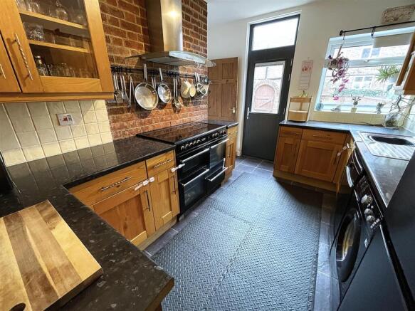 3 bed Terraced for sale Image 7