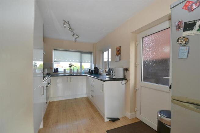 kitchen2.JPG