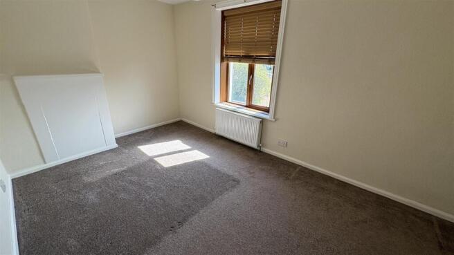 1 bed Town House to rent Image 5