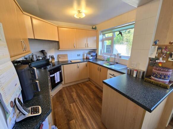 4 bed Semi-Detached for sale Image 5