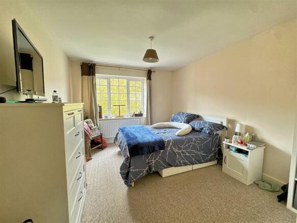 Bedroom 1.jpg