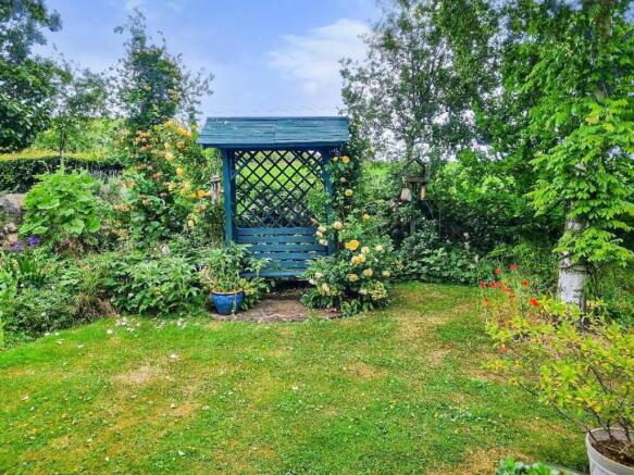 garden pic 3.jpg