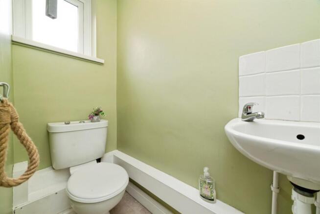 4 bed Terraced for sale Image 9