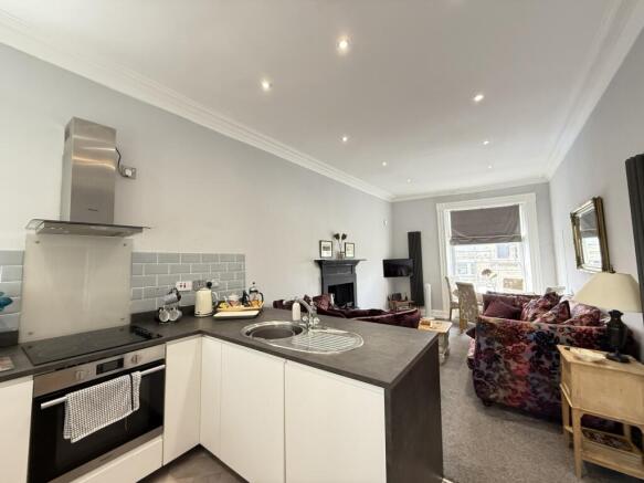 2 bed Flat for sale Image 8
