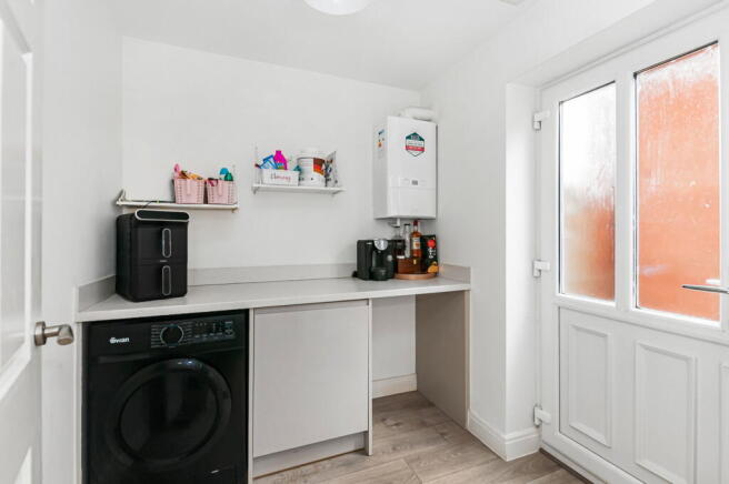 4 bed Detached for sale Image 11