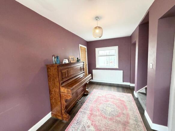 3 bed Semi-Detached for sale Image 7