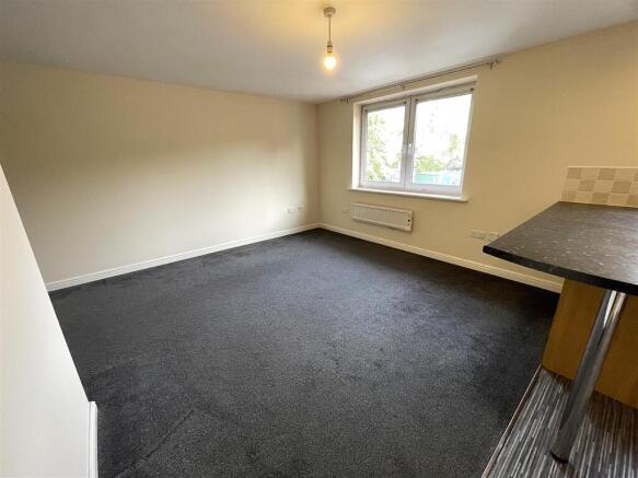 2 bed Apartment for sale Image 7