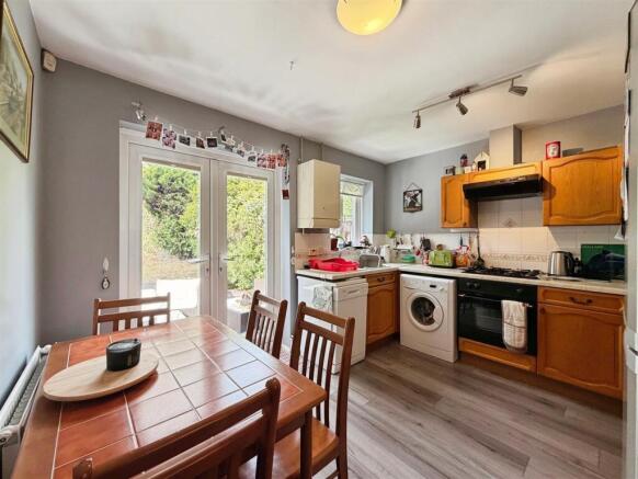 2 bed Semi-Detached for sale Image 4