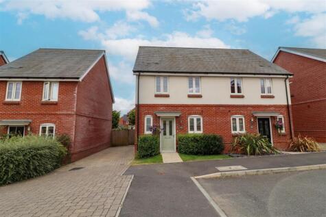 Longbourn Way, Medstead, Alton